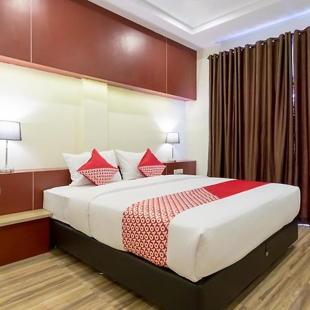 Oyo 727 Merlion Hotel Medan Ngoại thất bức ảnh