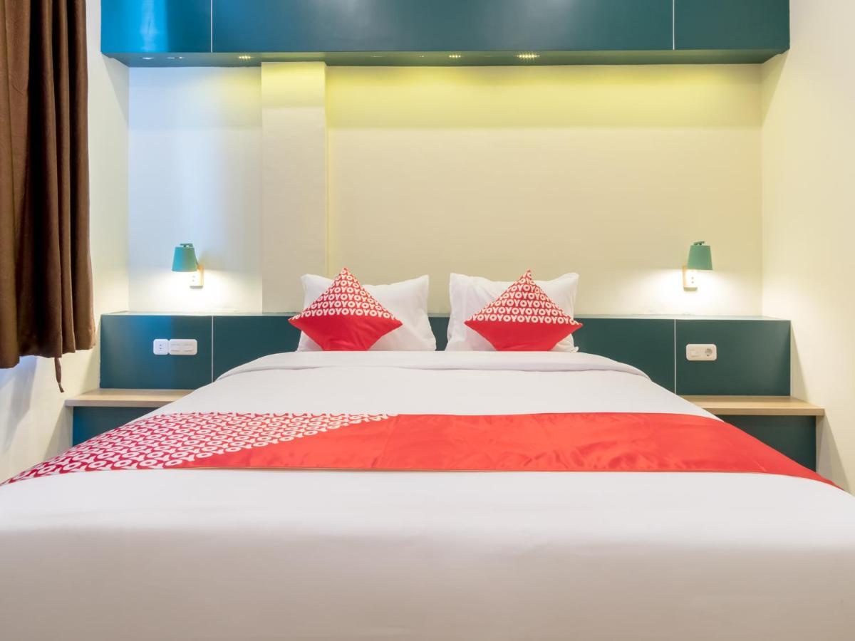 Oyo 727 Merlion Hotel Medan Ngoại thất bức ảnh