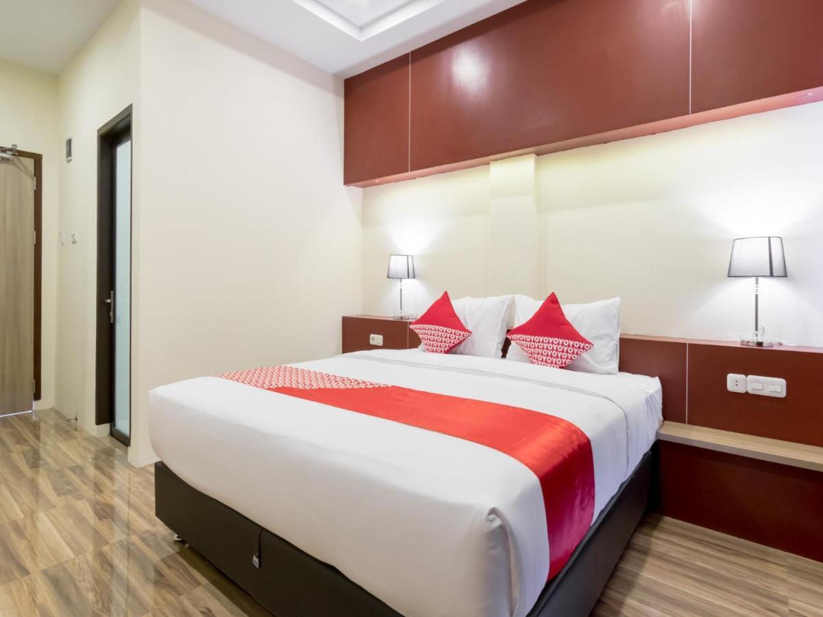Oyo 727 Merlion Hotel Medan Ngoại thất bức ảnh