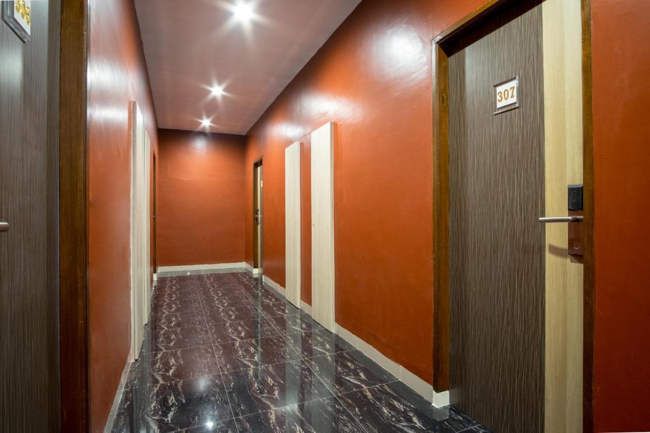 Oyo 727 Merlion Hotel Medan Ngoại thất bức ảnh