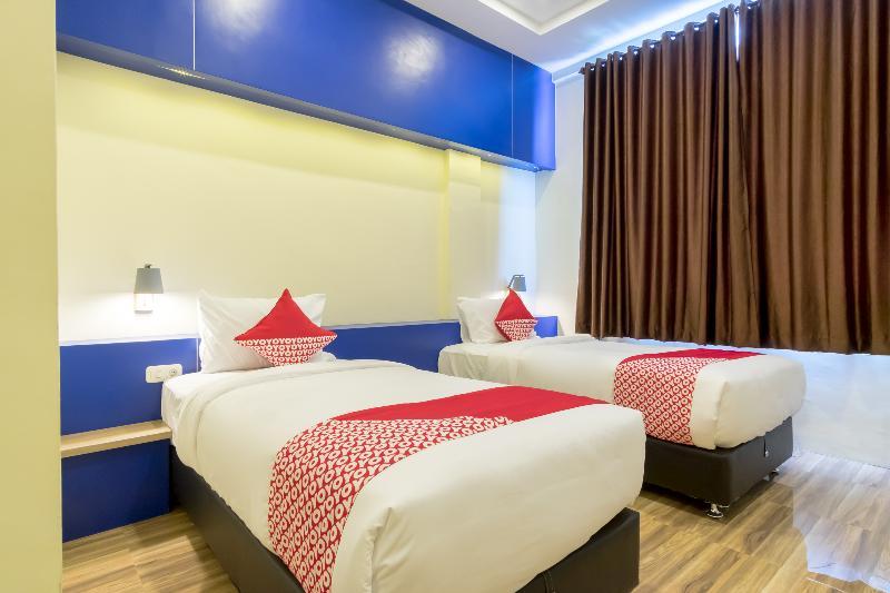 Oyo 727 Merlion Hotel Medan Ngoại thất bức ảnh