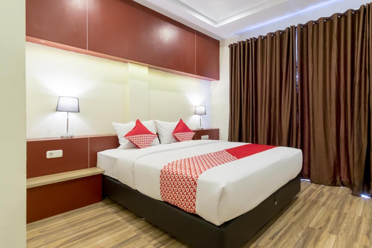 Oyo 727 Merlion Hotel Medan Ngoại thất bức ảnh